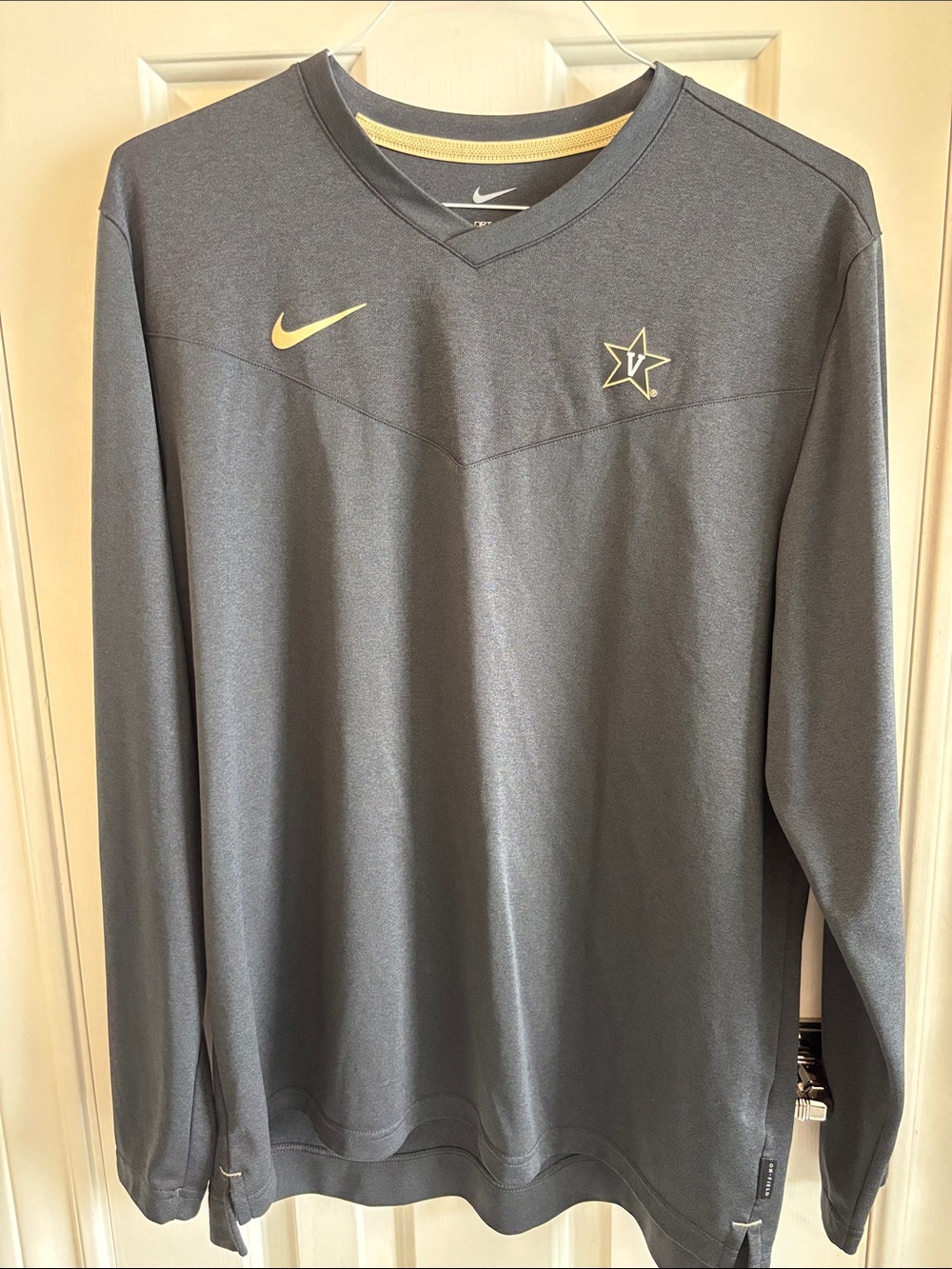 Men’s Vanderbilt Gray Long-Sleeve Dri Fit  V-Neck Pullover with Gold Logos